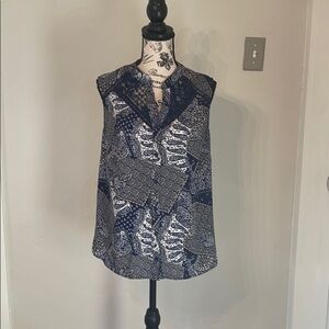 Collective concepts women’s sleeveless top​​​​​​​​​​​​